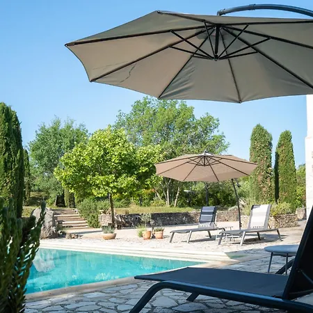 Le Bel Endroit Homestay *