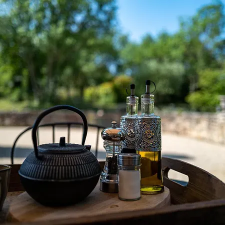 Le Bel Endroit Homestay Saint-Andre-de-Cruzieres